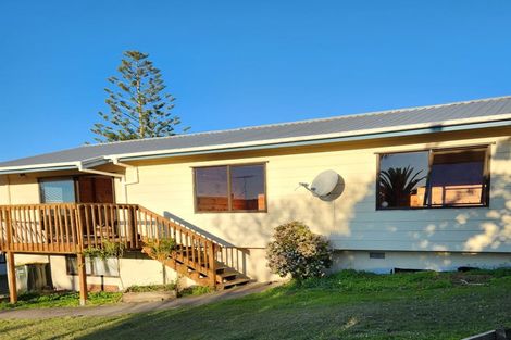 Photo of property in 10b Cedar Terrace, Stanmore Bay, Whangaparaoa, 0932