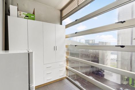 Photo of property in 402/17 Osterley Way, Manukau, Auckland, 2104