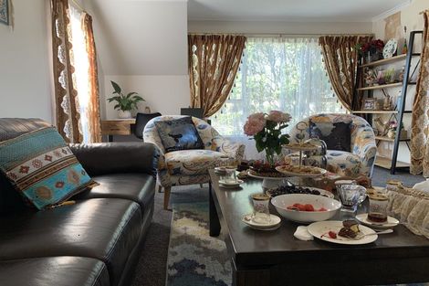 Photo of property in 27 Paddington Grove, Karori, Wellington, 6012