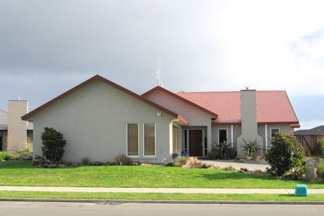 Photo of property in 76 Saint James Drive, Huntington, Hamilton, 3210