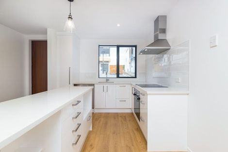 Photo of property in 9 Mokopiko Court, Beach Haven, Auckland, 0626