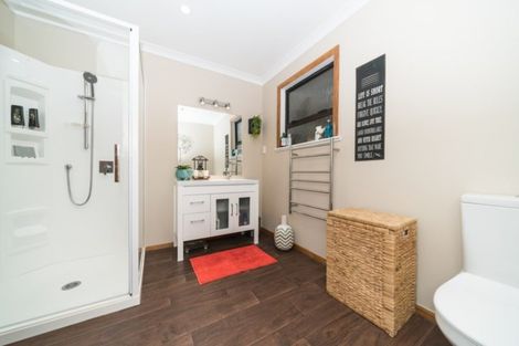 Photo of property in 14 Pitama Road, Awapuni, Palmerston North, 4412