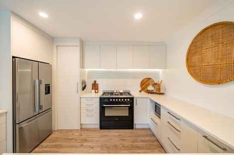 Photo of property in 65 Mount Marua Way, Timberlea, Upper Hutt, 5018