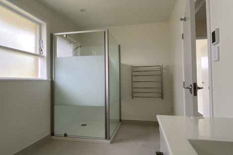 Photo of property in 1 Marcel Place, Glenfield, Auckland, 0629