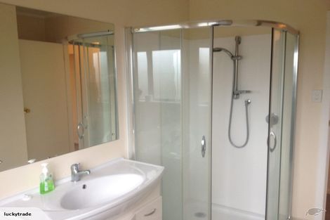 Photo of property in 77a Bassett Road, Johnsonville, Wellington, 6037