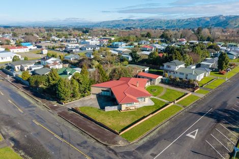 Photo of property in 18 Richardson Street, Woodville, 4920