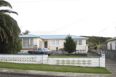 Photo of property in 34 Kaitawa Crescent, Paraparaumu, 5032