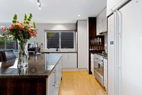 Photo of property in 5 Catlins Place, Fairview Heights, Auckland, 0632