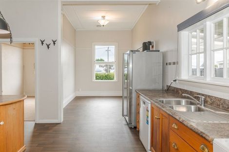 Photo of property in 9 Queen Street, Westport, 7825