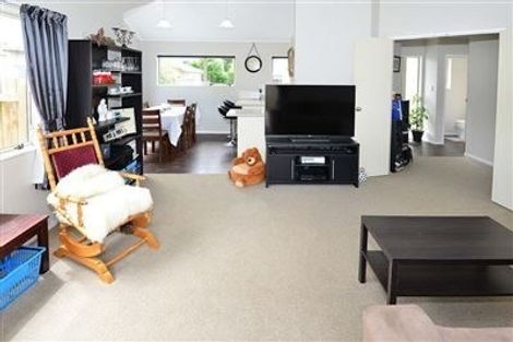 Photo of property in 3/372 Whangaparaoa Road, Stanmore Bay, Whangaparaoa, 0932