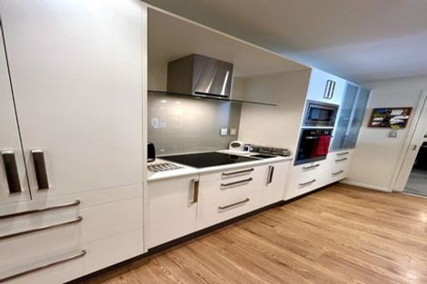 Photo of property in Highwic, 32u2 Hobson Street, Thorndon, Wellington, 6011