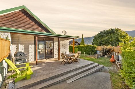 Photo of property in 8 Mount Iron Drive, Wanaka, 9305