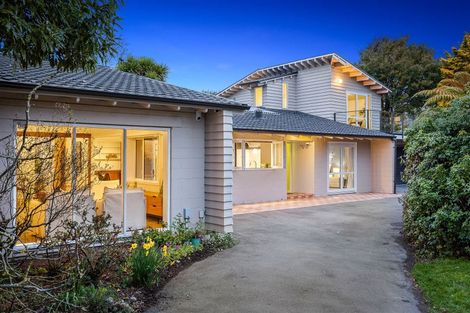 Photo of property in 152 Riverlaw Terrace, Saint Martins, Christchurch, 8022