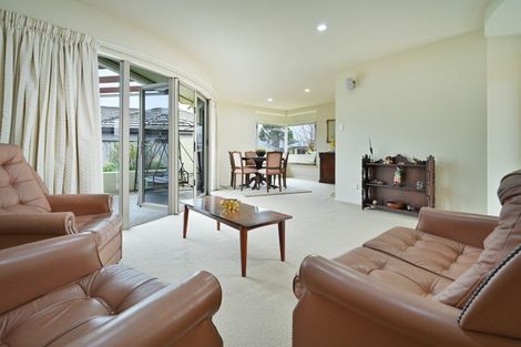 Photo of property in 8 Saint Hill Rise, Havelock North, 4130