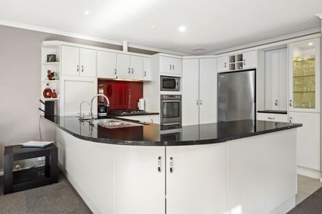 Photo of property in 40 Moyrus Crescent, East Tamaki Heights, Auckland, 2016