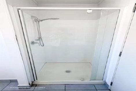 Photo of property in 1 Ballial Place, West Harbour, Auckland, 0618