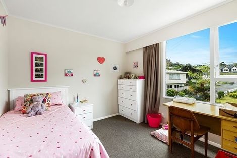 Photo of property in 57 Larsen Crescent, Tawa, Wellington, 5028