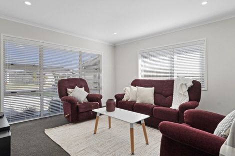 Photo of property in 15 Kahuparere Crescent, Pyes Pa, Tauranga, 3112