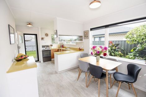 Photo of property in 2/39 Cassino Crescent, Onekawa, Napier, 4110