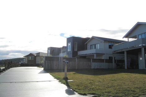 Photo of property in 14 Mataraki Place, Wanaka, 9305