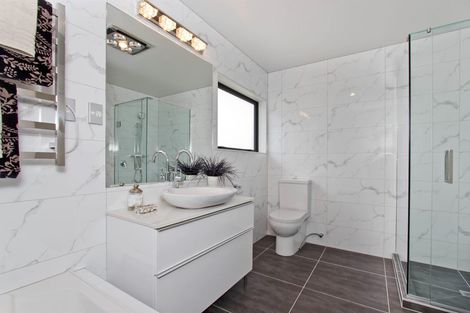 Photo of property in 117 Flat Bush School Road, Flat Bush, Auckland, 2019