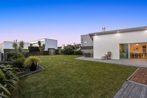 Photo of property in 47 Taumata Road, Omaha, 0986