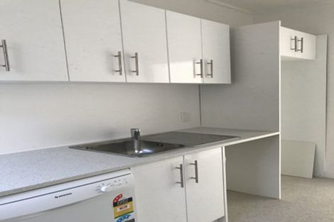 Photo of property in 17 Rua Street, Lyall Bay, Wellington, 6022