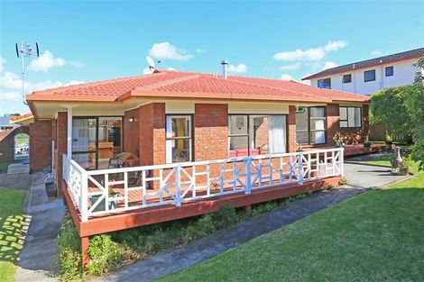 Photo of property in 12 Rhinevale Close, Henderson, Auckland, 0612