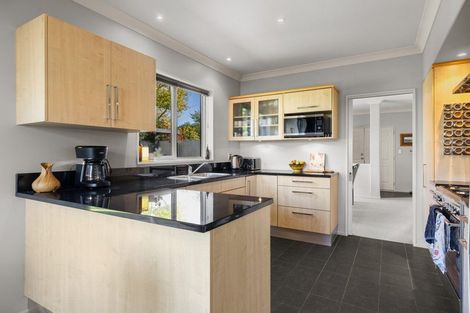 Photo of property in 54 Willowview Drive, Redwood, Christchurch, 8051