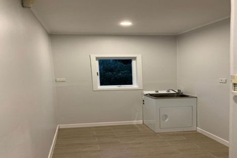 Photo of property in 70 Savoy Road, Glen Eden, Auckland, 0602
