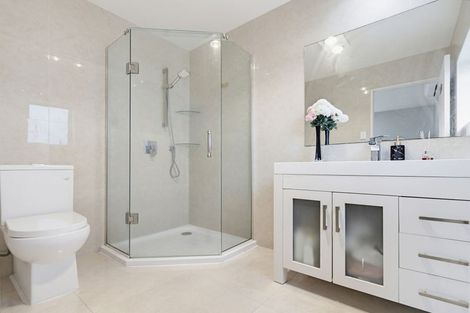 Photo of property in 21 San Prospero Crescent, Henderson, Auckland, 0612