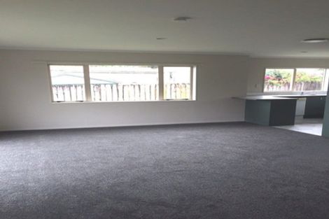 Photo of property in 20 Liddesdale Place, Papakura, 2110