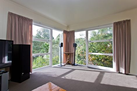 Photo of property in 187 Golf Road, Titirangi, Auckland, 0604