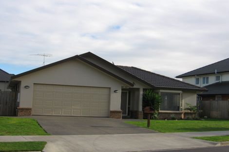 Photo of property in 13 Earlshall Drive, Flat Bush, Auckland, 2016