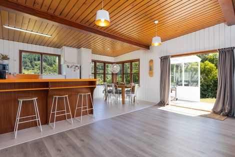 Photo of property in 15 Mccormicks Road, Whatamango Bay, Picton, 7281