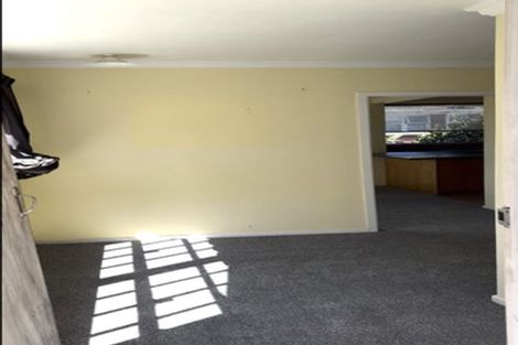 Photo of property in 121 Reeves Road, Pakuranga Heights, Auckland, 2010