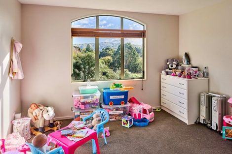 Photo of property in 23 Lanyon Place, Whitby, Porirua, 5024