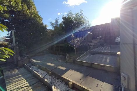 Photo of property in 1/20 Cassandra Grove, Totara Vale, Auckland, 0629