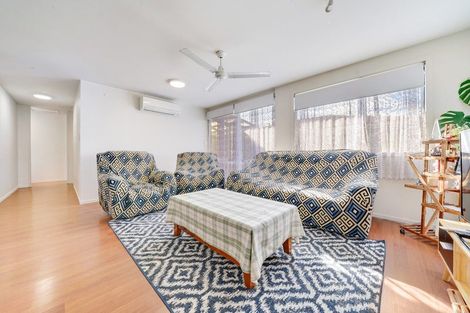 Photo of property in 1b Bamboo Grove, Kelston, Auckland, 0602