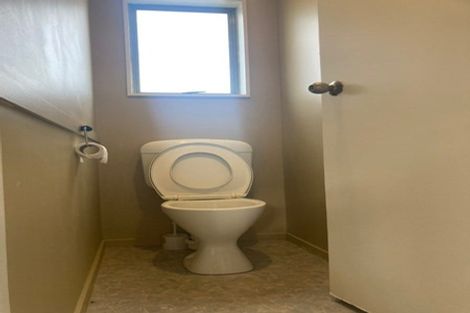 Photo of property in 15 Loughanure Place, Massey, Auckland, 0614