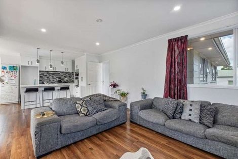 Photo of property in 26 Sunline Avenue, Massey, Auckland, 0614