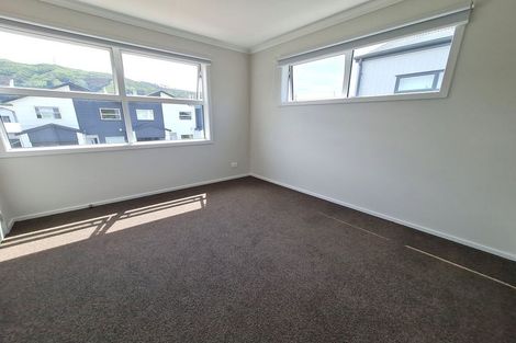 Photo of property in 16 Bluff Road, Kenepuru, Porirua, 5022