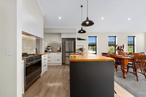 Photo of property in 19 Carex Grove, Foxton Beach, Foxton, 4815