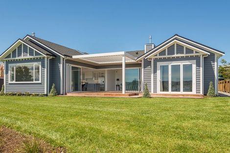 Photo of property in 1 Taumata Rise, Acacia Bay, 3385
