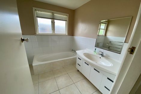 Photo of property in 14 Newbridge Place, Ilam, Christchurch, 8041