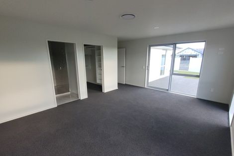 Photo of property in 1 Mccahon Drive, Rangiora, 7400