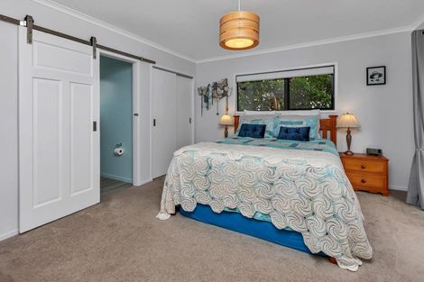Photo of property in 1 Ishtar Place, One Tree Point, 0118