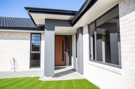 Photo of property in 1 Devon Lane, Carterton, 5713