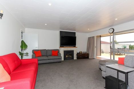 Photo of property in 26 Truby King Street, Merrilands, New Plymouth, 4312