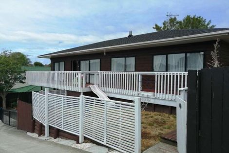 Photo of property in 1/30 Forest Road, Henderson, Auckland, 0612